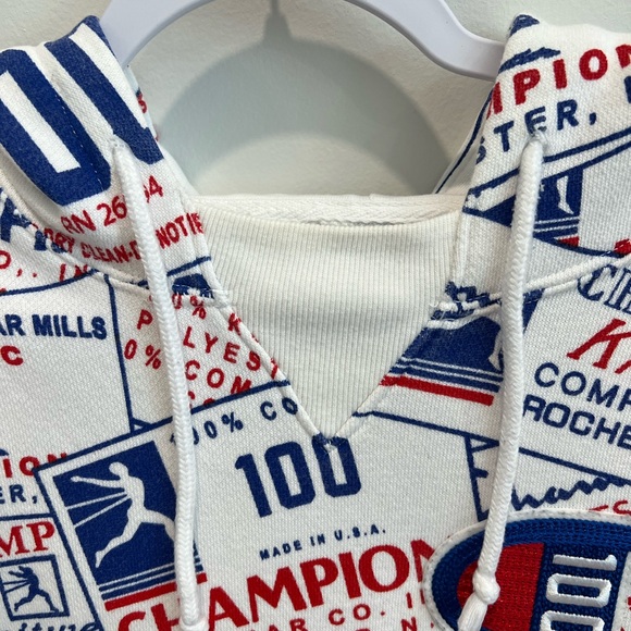 Champion Logo Hoodie Unisex - Picture 3 of 6